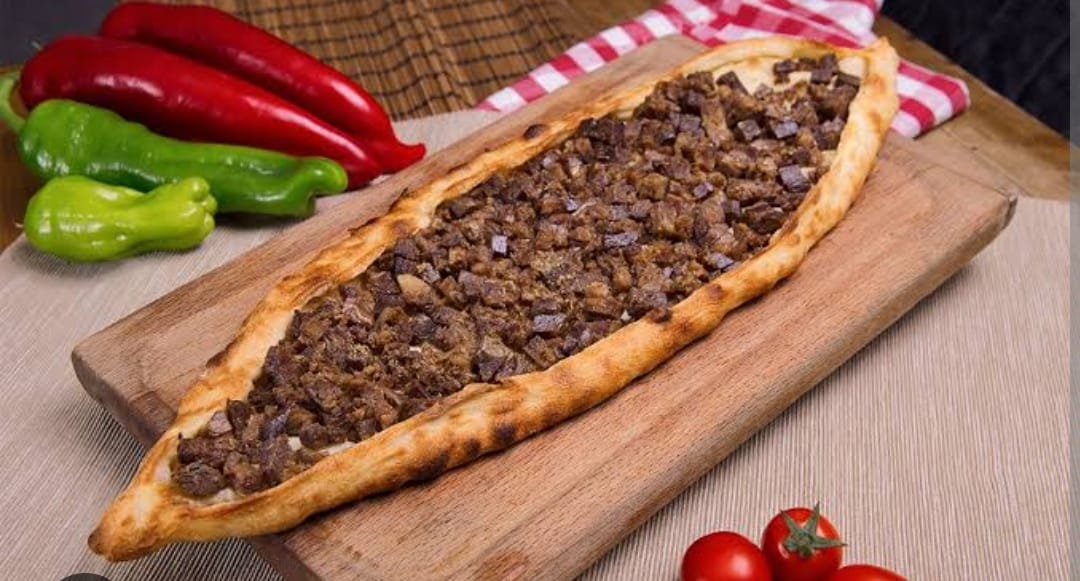 Kavurmalı Pide